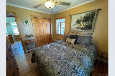 361 S Clinton Avenue, Lindenhurst, NY 11757 - Photo 22