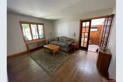 361 S Clinton Avenue, Lindenhurst, NY 11757 - Photo 6
