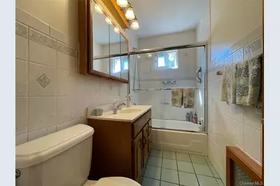 361 S Clinton Avenue, Lindenhurst, NY 11757 - Photo 24