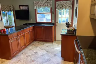 361 S Clinton Ave, Lindenhurst, NY 11757 - Photo 14