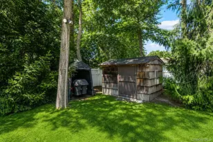 1011 Old Town Rd, Coram, NY 11727 - Photo 30