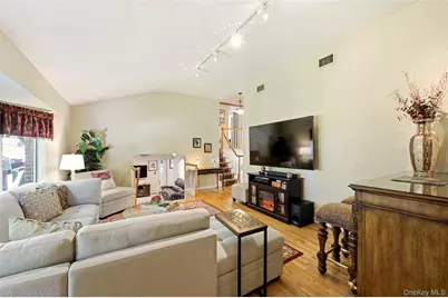 17 White Cliff Lane, Nesconset, NY 11767 - Photo 26