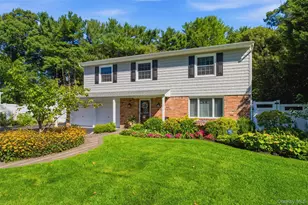 17 White Cliff Ln, Nesconset, NY 11767 - Photo 4