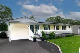 1993 Lincoln Ave, Holbrook, NY 11741 - Photo 2