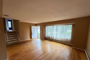 35 Eagle Ln, Farmingdale, NY 11735 - Photo 4