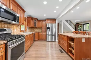 15 Hillcrest Ave, Port Jefferson, NY 11777 - Photo 14