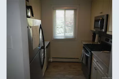 200 Merrick Road #H, Amityville, NY 11701 - Photo 20