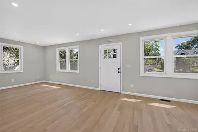 31 Rosemary Place, East Islip, NY 11730 - Photo 6