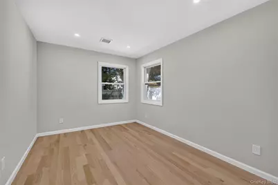 31 Rosemary Place, East Islip, NY 11730 - Photo 22
