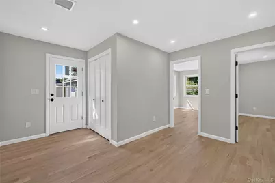 31 Rosemary Place, East Islip, NY 11730 - Photo 26