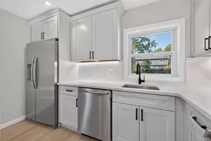 31 Rosemary Pl, East Islip, NY 11730 - Photo 12