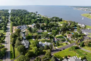 2 Gibb Ln, Islip, NY 11751 - Photo 6