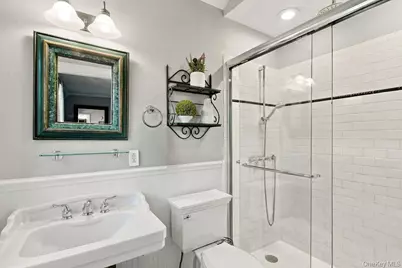 4 Bayview Circle, Manhasset, NY 11030 - Photo 12