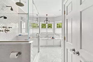 4 Bayview Cir, Manhasset, NY 11030 - Photo 20