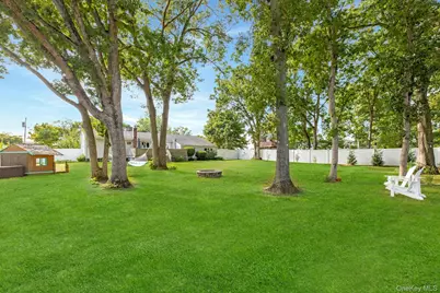 941 Montauk Avenue, Islip Terrace, NY 11752 - Photo 18