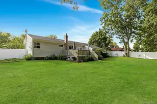 941 Montauk Ave, Islip Terrace, NY 11752 - Photo 20