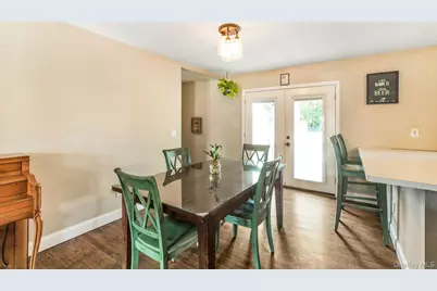 941 Montauk Avenue, Islip Terrace, NY 11752 - Photo 6