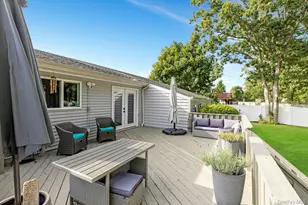 941 Montauk Ave, Islip Terrace, NY 11752 - Photo 16