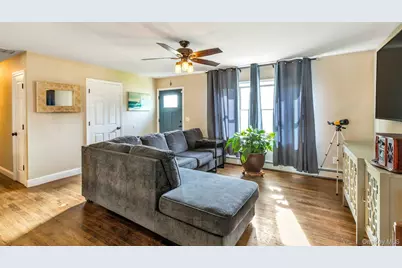 941 Montauk Avenue, Islip Terrace, NY 11752 - Photo 4
