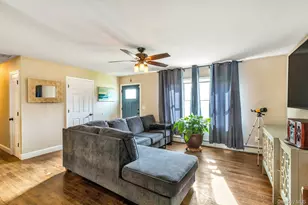 941 Montauk Ave, Islip Terrace, NY 11752 - Photo 4