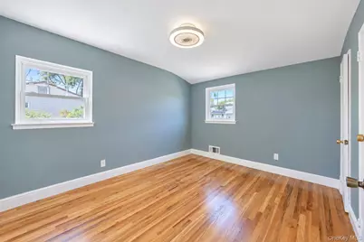 16 Berkeley Avenue, Selden, NY 11784 - Photo 28