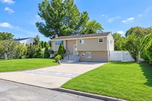 16 Berkeley Ave, Selden, NY 11784 - Photo 2