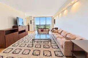 269-10 Grand Central Pkwy, Floral Park, NY 11005 - Photo 4
