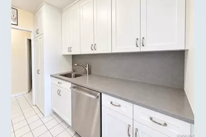 26910 Grand Central Parkway #15B, Floral Park, NY 11005 - Photo 12