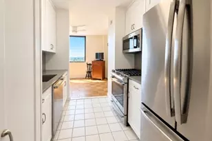 269-10 Grand Central Pkwy, Floral Park, NY 11005 - Photo 10