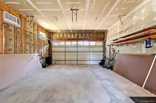 32 Edgewood St, Mastic, NY 11950 - Photo 16