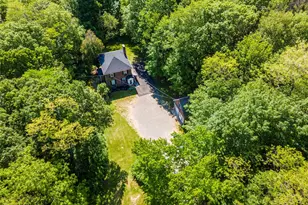 43 Leslie Rd, Newburgh, NY 12550 - Photo 2