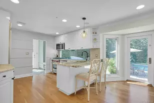 7 Stonehurst Ln, Dix Hills, NY 11746 - Photo 22