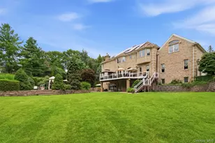 15 Peppermill Ln, Dix Hills, NY 11746 - Photo 38