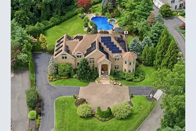 15 Peppermill Lane, Dix Hills, NY 11746 - Photo 2