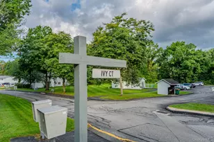 8 Ivy Ct, Fishkill, NY 12524 - Photo 10