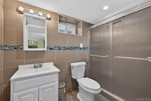 143-30 185th St, Springfield Gardens, NY 11413 - Photo 26