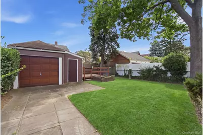 36 Cornell Street, Williston Park, NY 11596 - Photo 20