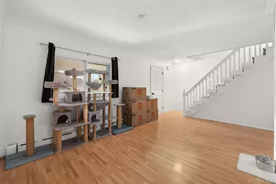 368 Catskill Avenue, Lindenhurst, NY 11757 - Photo 10