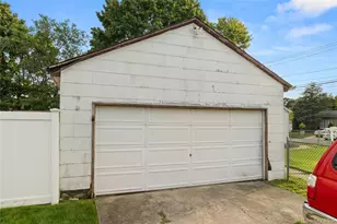 368 Catskill Ave, Lindenhurst, NY 11757 - Photo 20