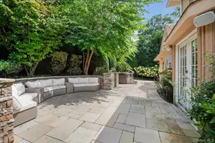 111 Barrett Rd, Lawrence, NY 11559 - Photo 28