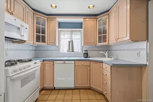 634 Broadway, Bethpage, NY 11714 - Photo 8