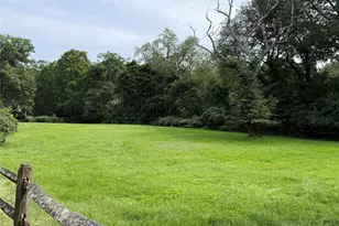 195 Cove Rd, Syosset, NY 11771 - Photo 22