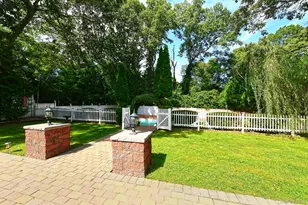 4 Village Hill Dr, Dix Hills, NY 11746 - Photo 44