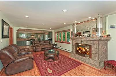 4 Village Hill Drive, Dix Hills, NY 11746 - Photo 20