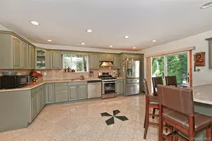 4 Village Hill Dr, Dix Hills, NY 11746 - Photo 16