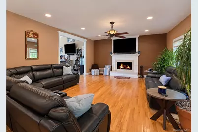 5 Keystone Court, Smithtown, NY 11787 - Photo 10