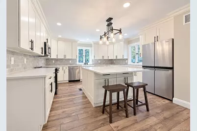 19 Victoria Lane, Manorville, NY 11949 - Photo 8
