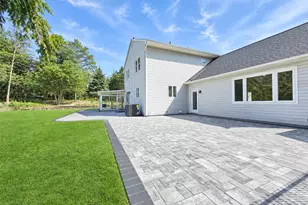 19 Victoria Ln, Manorville, NY 11949 - Photo 38