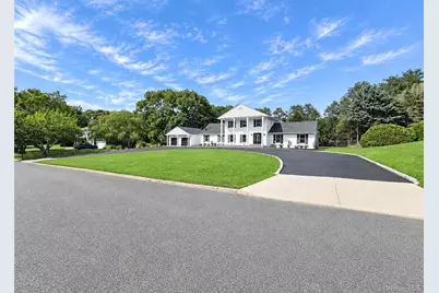 19 Victoria Lane, Manorville, NY 11949 - Photo 2