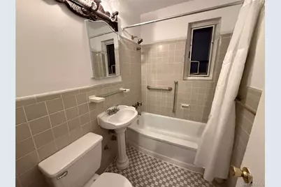 220-20 Stronghurst Avenue #20, Queens Village, NY 11427 - Photo 8